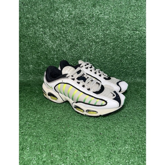Nike Air Max Tailwind IV 4 Men Size 9 White Volt Running Shoe Sneaker AQ2567-100